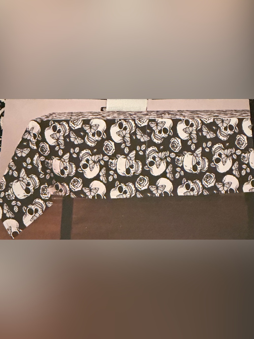 Spooktacular Night Black & White Skull Tablecloth Size 60”x84” NWT - Picture 6 of 6
